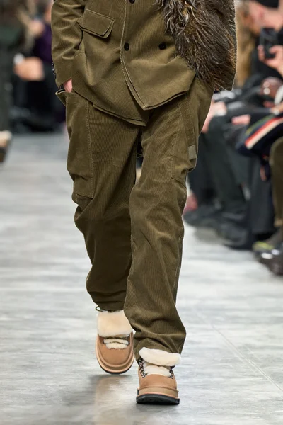 Look 3